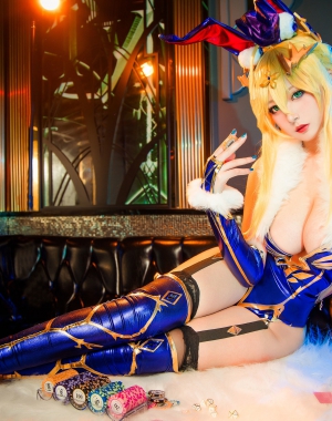 [网红COSER] 高颜值coser念念_D – 白枪呆兔女郎 写真集