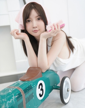 模特@糯美子Mini性感家政主题写真发布，家政女仆主题系列，拥有这样一样童颜巨乳的居家女友？怕是万千男士的梦想吧？