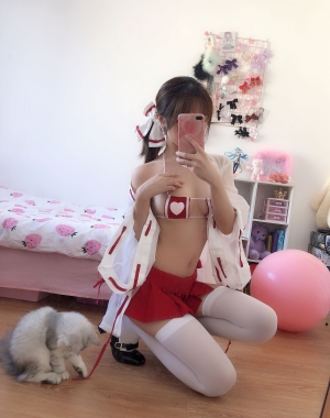 动漫博主雯妹 – 自拍本（1号本）巫女