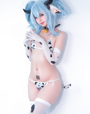 [网红COSER写真] 动漫博主G44不会受伤 – PA-15 奶牛 套图