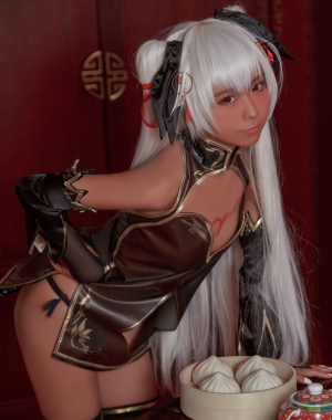 [网红COSER写真] 动漫博主G44不会受伤 – 褐色旗袍娘 套图