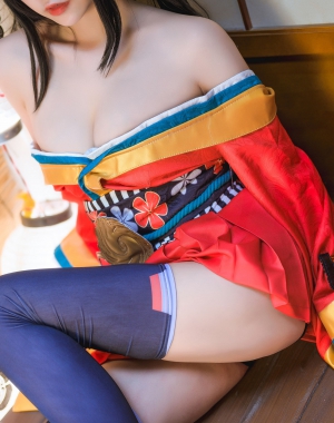 [COS福利] 微博妹子Momoko葵葵 – 大凤之和服