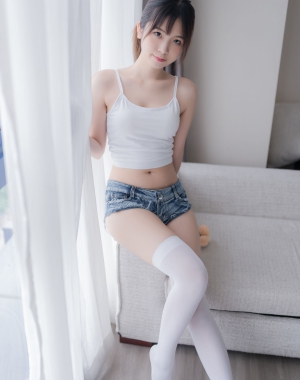 [喵糖映画] VOL.442 吊带热裤 套图